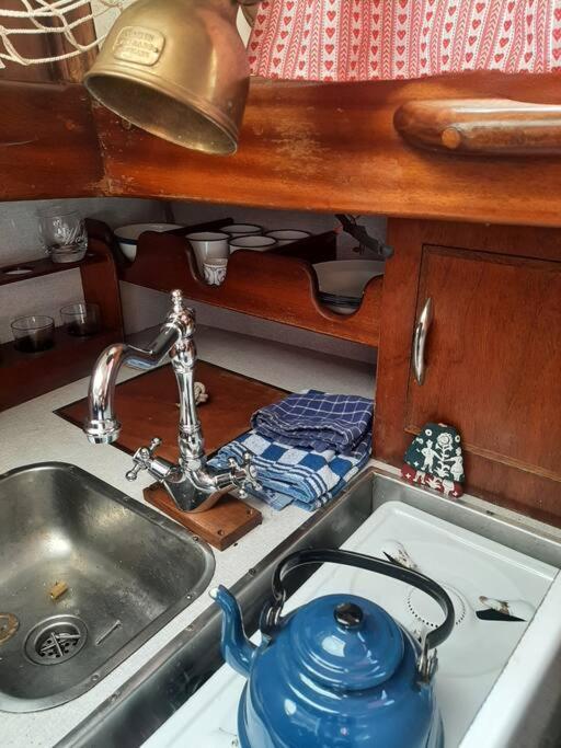 Cosy Sailingboat In Vlissingen Hotel Esterno foto